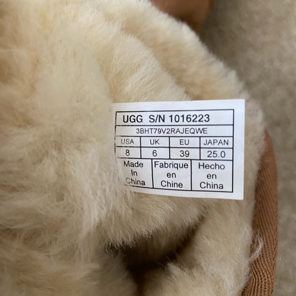 basic ugg boots - Picture 3 of 4